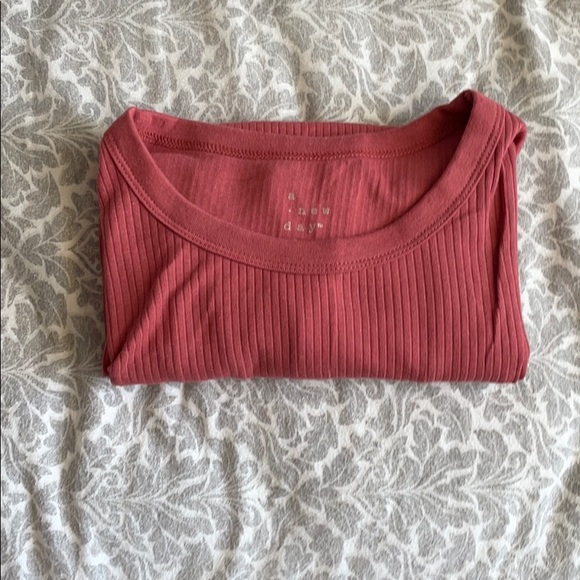 Stretchy longer style shirt - Picture 3 of 4